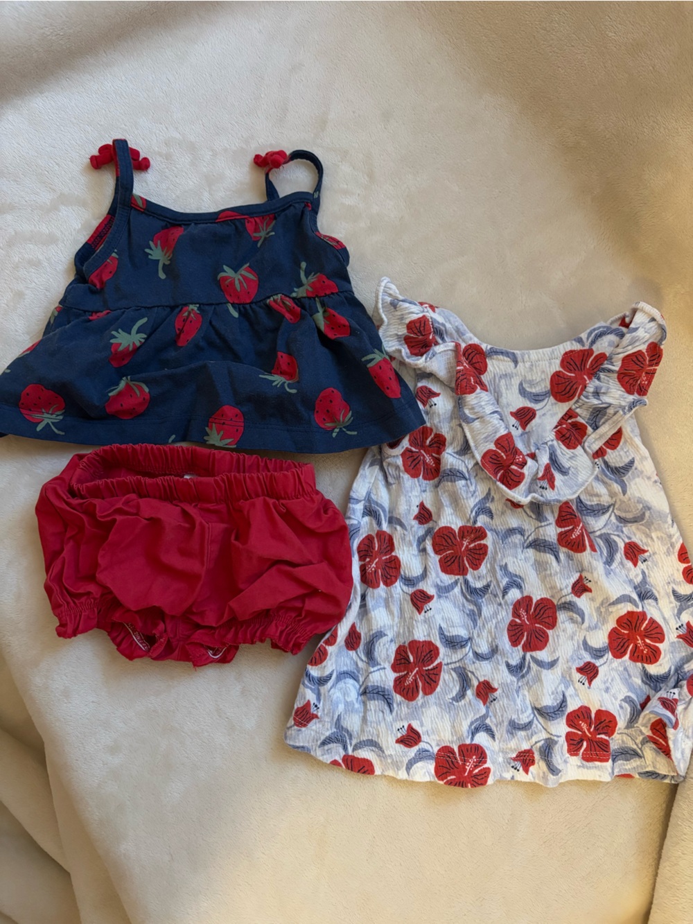 Carter’s Baby Girl 3pc Strawberry & Floral Mix Match Summer Set Size 3M